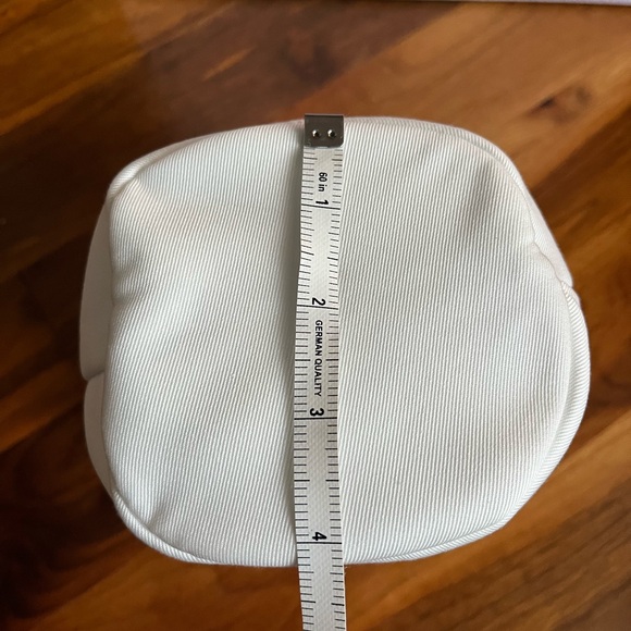 Dior White Bucket Bag, NEW - Picture 9 of 13